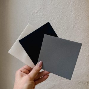 Liimattava korjauspaikka musta läpinäkyvä heijastava hopea falk group projektipirkonpuoti www.projektipirkko.fi vaatekorjaus