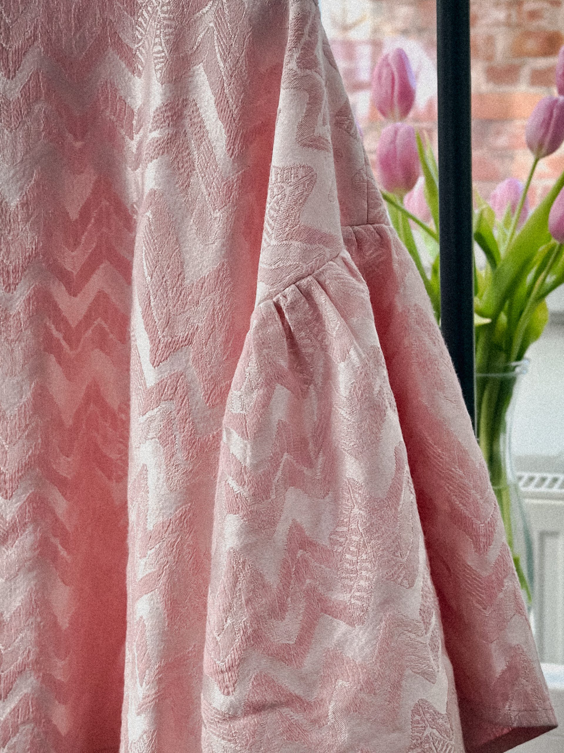 IHANA -toppi yksittäiskappale kierrätyskangas www.projektipirkko.fi MINIMOSSEN VAASA