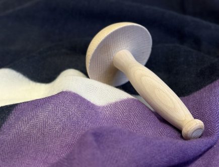 Parsinsieni projektipirkko.fi arkivé ateliervaatehuolto vaatekorjaus parsinta paikkaus parsiminen paikkaaminen diy käsityö villasukka Tuotteet vaatehuoltoon yhteistyössä Arkivé Atelierin kanssa!